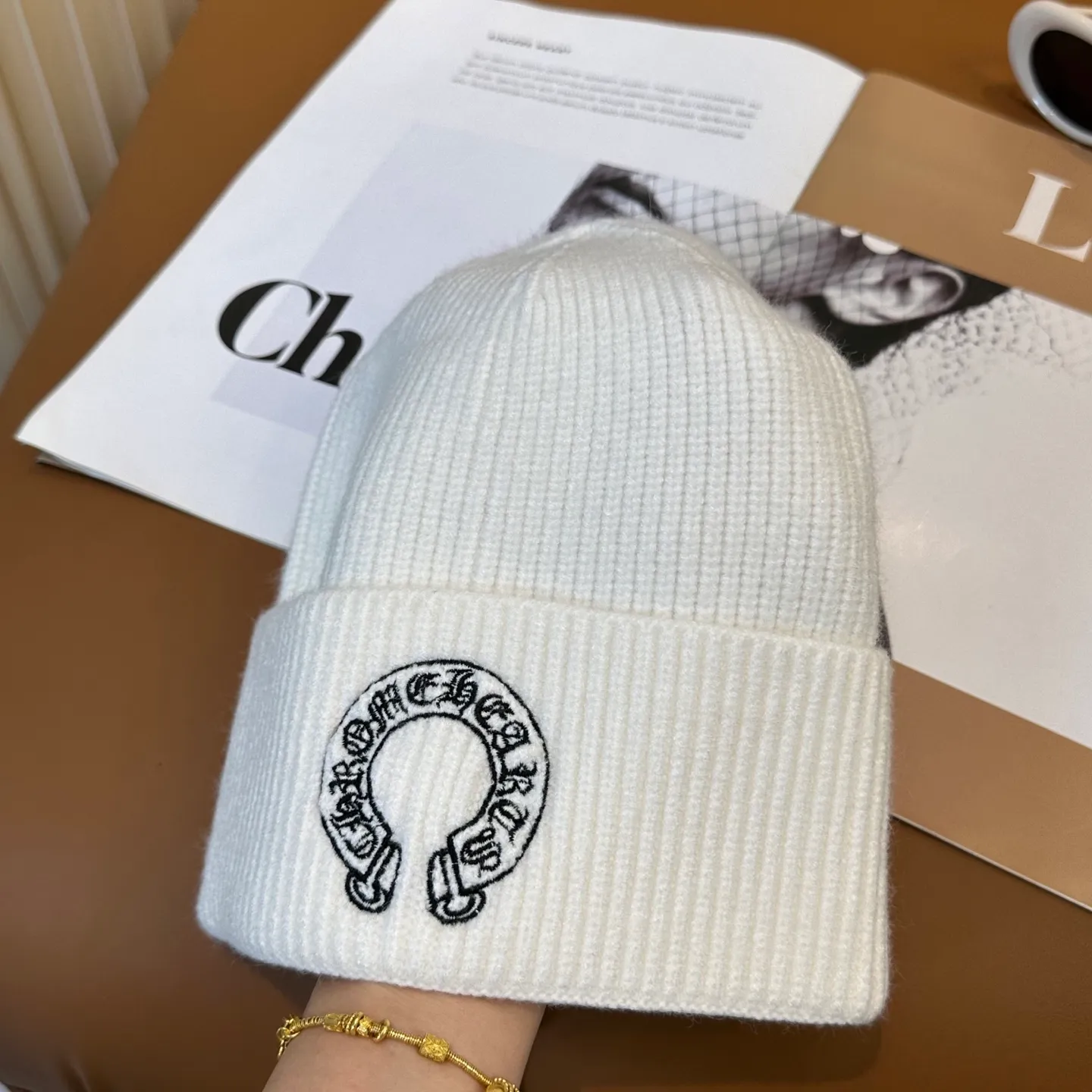 P50 🤍Chrome hearts new autumn and winter embroidered cross knitted hat🧶 One of the must-have hats in autumn and winter~ It really looks good on whoever wears it~, it is also a perfect match in black and white and gray in autumn~